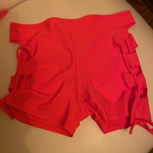 Swimwear - Picture 6 of 7